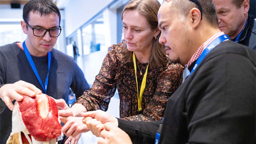 Surgical training table